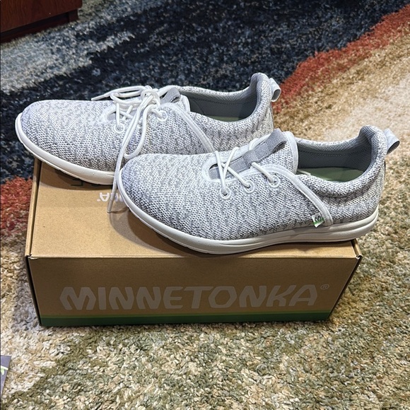 Minnetonka Women’s 7.5 Ecowise White & Grey ♻️ Materials 🌳 Planted NWT NIB - Picture 3 of 16